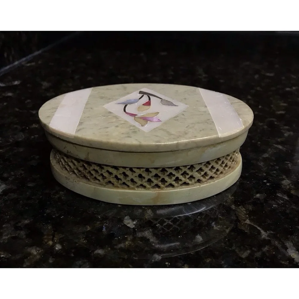 Soapstone Trinket‎ Box Jewelry Inlaid Mother of Pearl Vintage Hand Carved Oval
